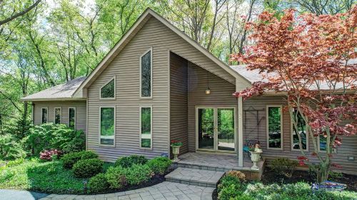 10904 Breezy Lawn Rd, Spring Grove, IL 60081-8156