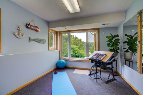 1562 Blackhawk Lake Dr, Saint Paul MN  55122-1257 exterior