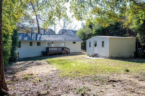 1976 Dering Cir, Atlanta GA  30345-1612 exterior