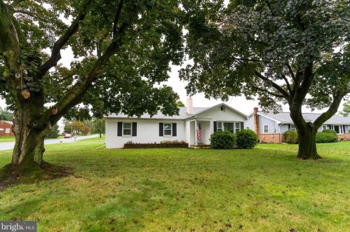 152 Rose Dr, Lancaster, PA 17602-3425