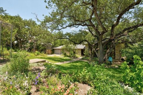 2303 Doral Dr, Austin TX  78746-7123 exterior
