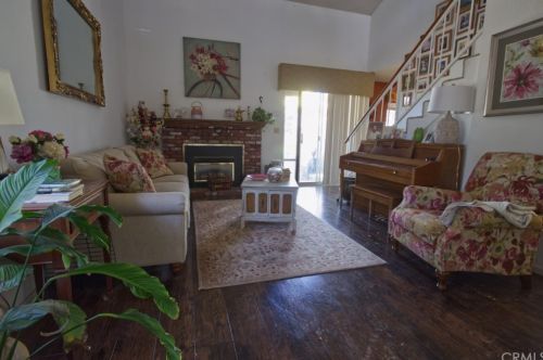 29371 Stallion Springs Dr, Tehachapi, CA 93561-5275