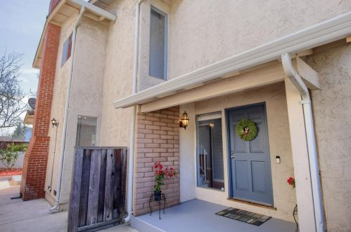 1050 Bret Knoll Ct, San Jose, CA 95120-3215