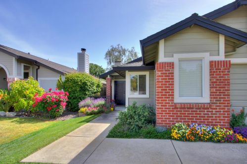 6925 Risata Way, Elk Grove, CA 95758-5824
