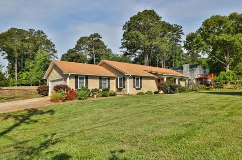 1515 Pounds Rd, Lilburn, GA 30047-6707
