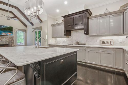 2292 Meadowvale Dr, Atlanta GA  30345-3543 exterior