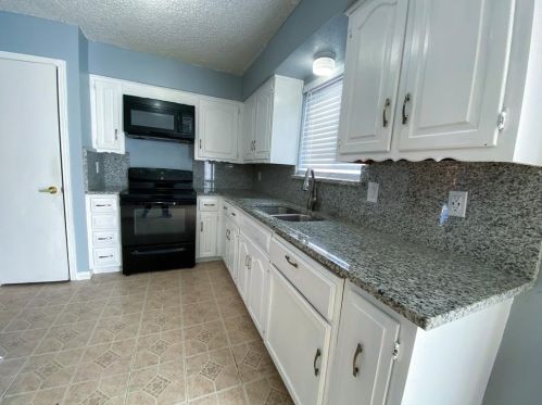 713 Worcester Ln, Garland TX 75040-4186 exterior