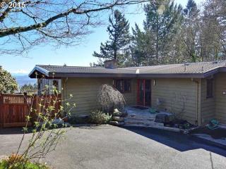 1208 Hessler Dr, Portland, OR 97239-2807