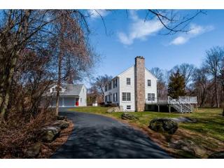 107 Intrepid Ln, Jamestown, RI 02835-1851