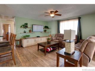 1320 Sable Blvd, Denver CO  80011-6830 exterior