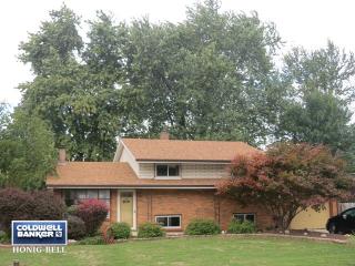 721 Helene St, Joliet, IL 60404-9369