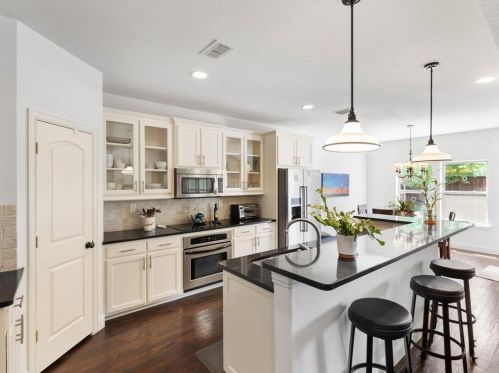 8908 Armstrong Ct, Fort Worth, TX 76126-2452