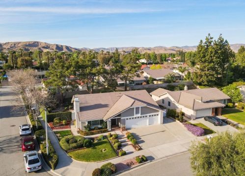 2728 Rochelle Pl, Simi Valley, CA 93063-2263