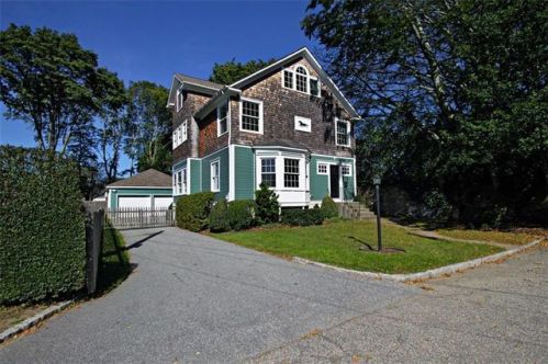12 Annandale Ter, Middletown, RI 02840-3613