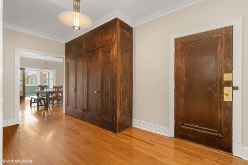 312 Wisconsin Ave, Oak Park, IL 60302-3494