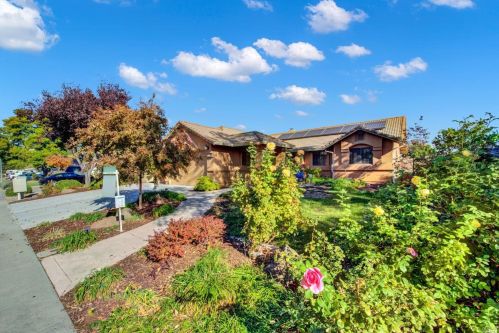 125 Fallen Leaf Dr, Vacaville, CA 95687-4312