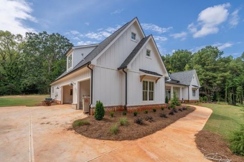 2310 Double Springs Church Rd, Monroe, GA 30656-4633