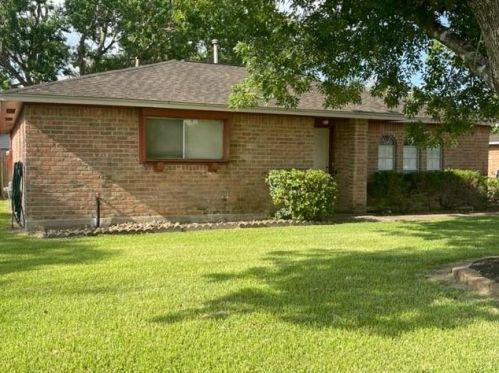 1320 Hospital Dr, Angleton TX  77515-3753 exterior