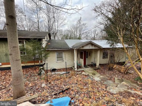 36 Woodpecker Ln, Harpers Ferry, WV 25425-5085