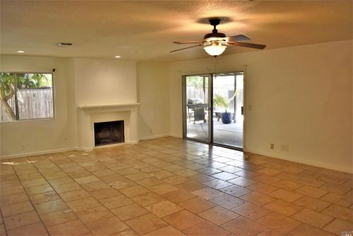 214 Providence Pl, Vacaville, CA 95687-6756