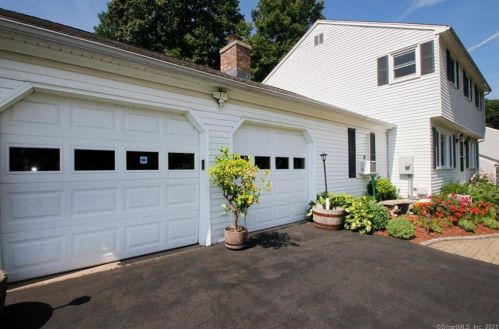 249 Redwood Ln, Cheshire, CT 06410-2343