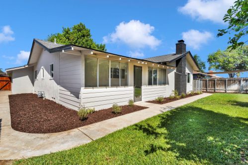 6630 Montclair Dr, Riverside CA  92504-1838 exterior