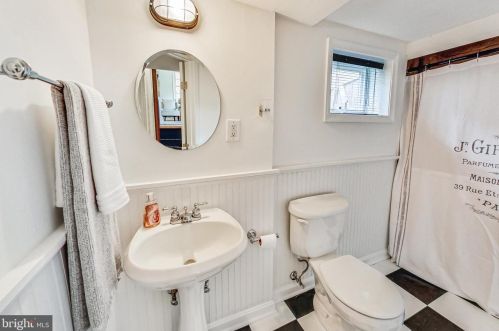 1108 Carson St, Silver Spring MD 20901-1816 exterior