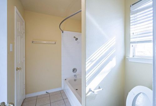 4029 Cyn Gln Cir, Austin TX  78732-2187 exterior