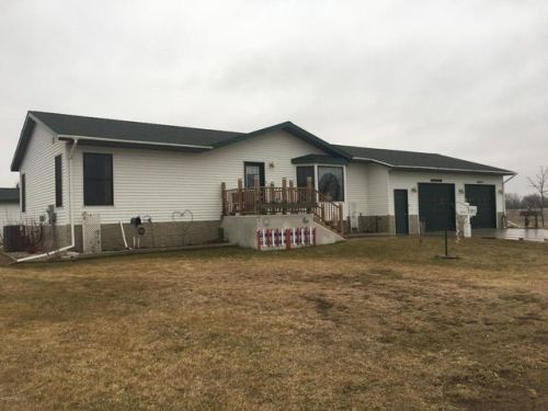 419 Elm Ave, Wadena, MN 56482-1159