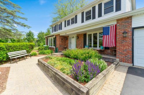 21870 Whitehall Ct, Antioch, IL 60002-9313