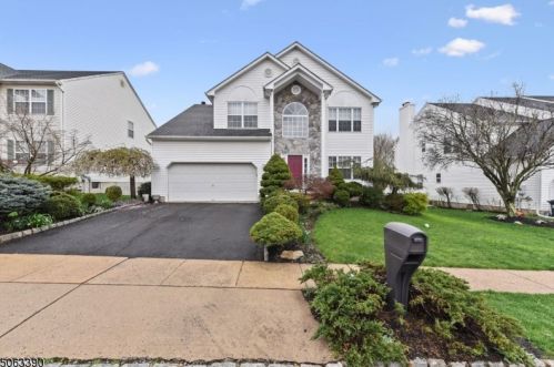 11 Terrace Ln, Bridgewater, NJ 08807-5604