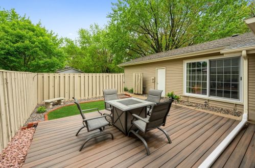 1048 Carmel Ct, Saint Paul MN  55126-5879 exterior