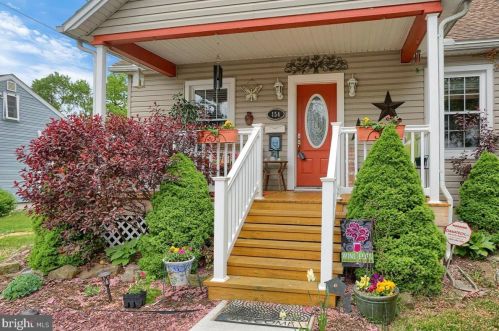 154 D St, Carlisle, PA 17013-1402