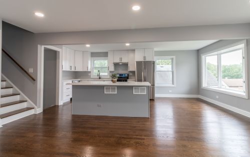 719 Ledochowski St, Lemont IL  60439-4305 exterior