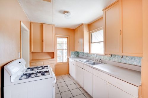 724 Acacia Ave, Glendale CA  91205-3006 exterior