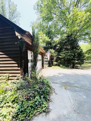 807 Lakeshore Dr, Gainesville, GA 30501-2712