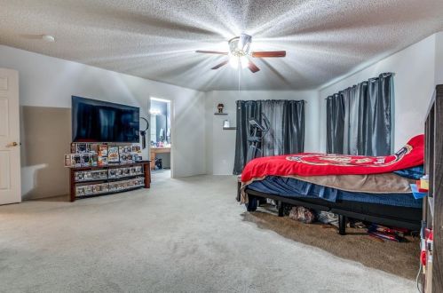 1461 Hedgewood Trl, Fort Worth TX  76112-4455 exterior