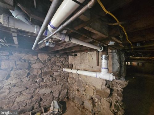 36 Maple Ave, Trenton NJ 08618-3401 exterior