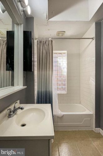 532 4 St, Philadelphia PA 19148-1303 exterior