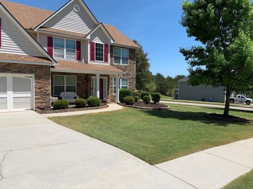 1024 Levista Dr, Locust Grove, GA 30248-7074
