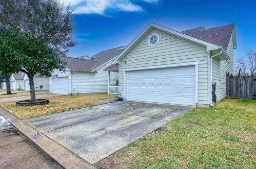 21122 Molasses Meadow Ln, Tomball, TX 77375-0448