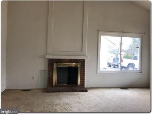 15 Parkhill Ln, Erial, NJ 08081-2001