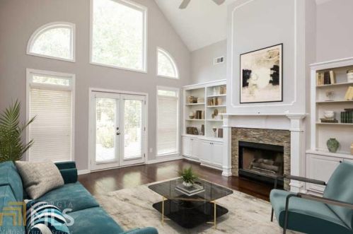4645 Waterford Dr, Suwanee GA  30024-1459 exterior
