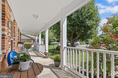3602 Fayette Ct, Woodbridge, VA 22193-2026