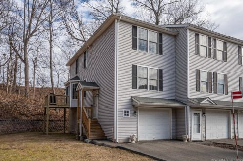 11 Nadia Ln, Wallingford, CT 06492-4382