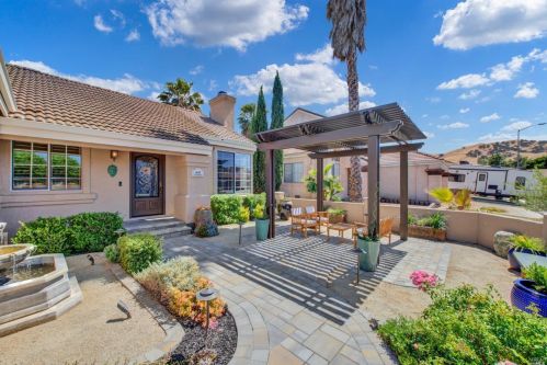 642 Fox Pointe Rd, Vacaville, CA 95687-7509