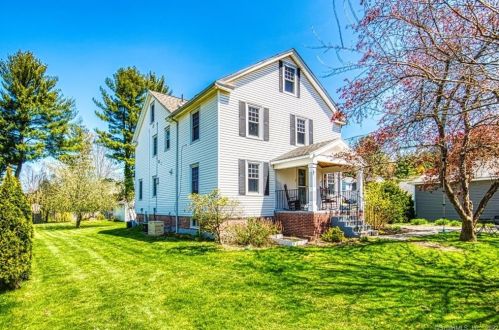 11 Carrington Ln, Farmington, CT 06032-2322