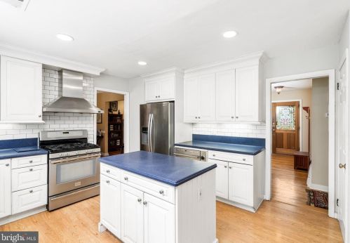 4 Manor Ave, Princeton, NJ 08540-6418