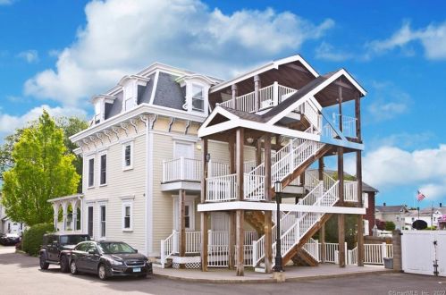 71 Osborne Ave, Norwalk CT  06855-1038 exterior