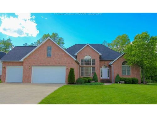 4013 Ridgeview Ln, Hurricane, WV 25526-1366